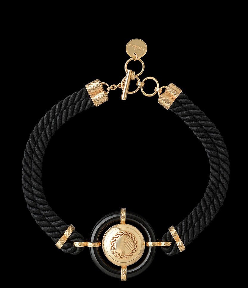 Scented shield choker